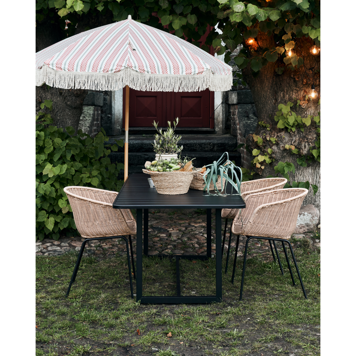 Garden table Helo Black