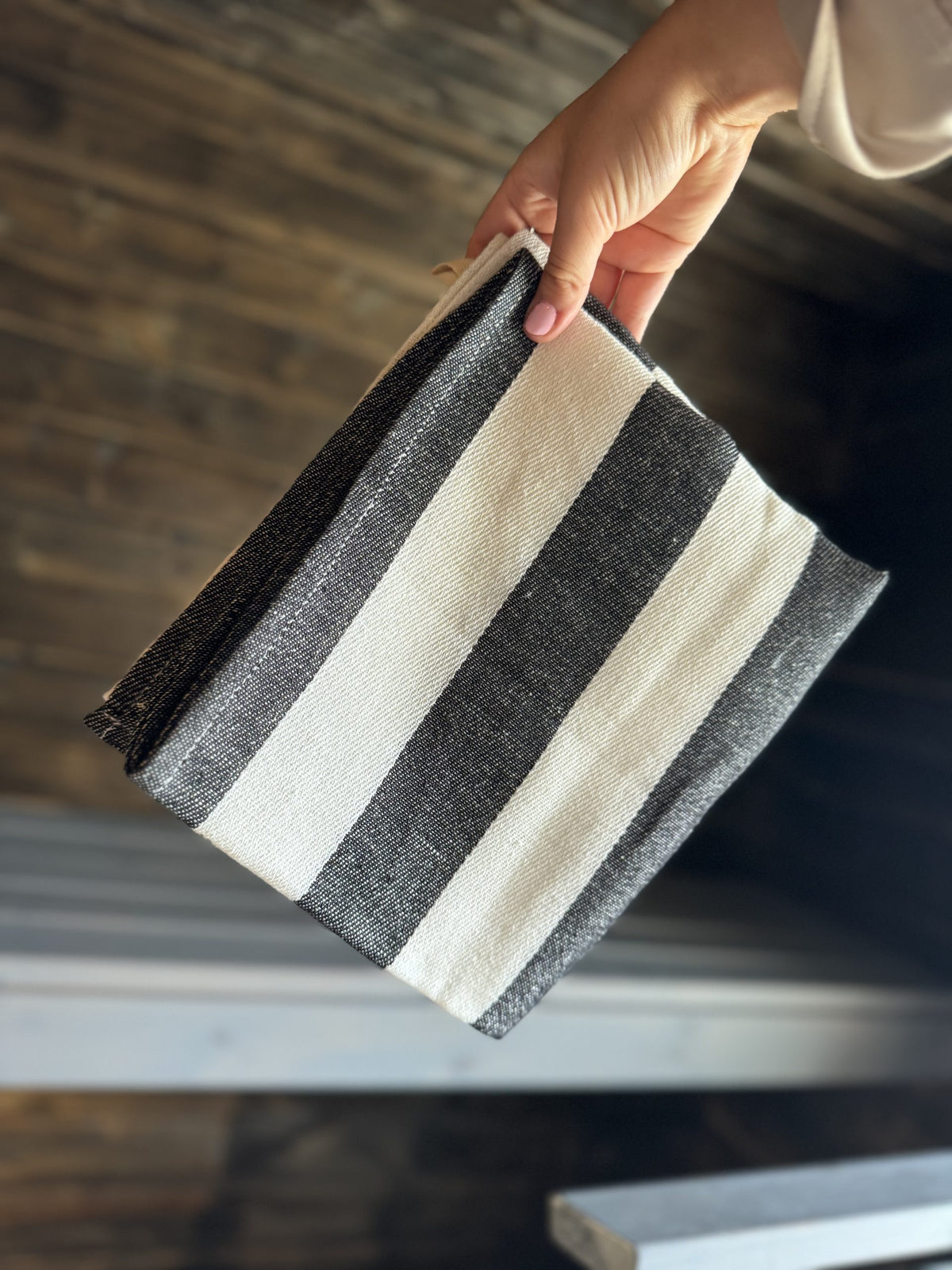 Sauna-Sitzunterlage Leinen 45 × 55 cm – Schwarz-Weiss gestreift – weitere Originalansicht 2