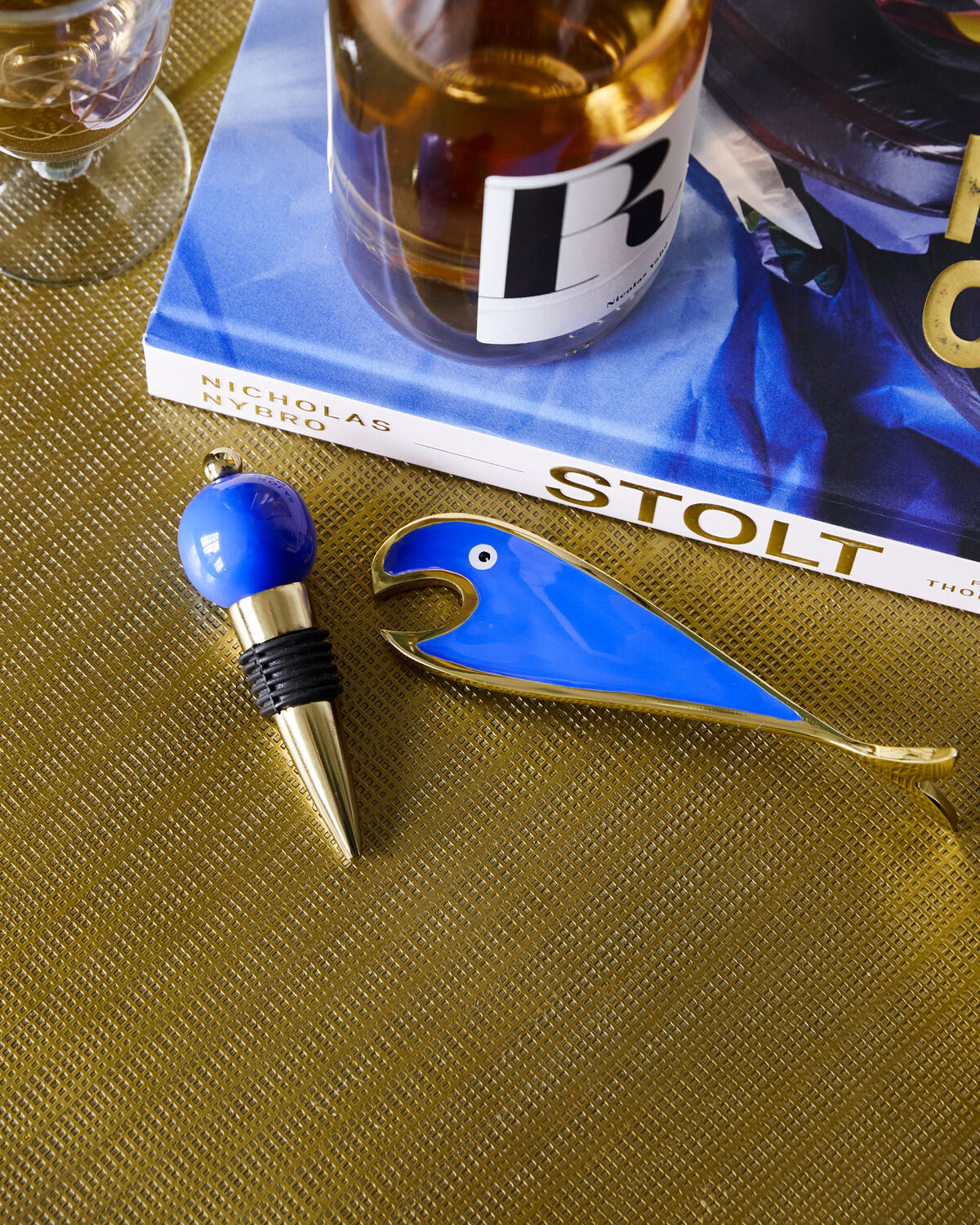 House Doctor Open Flaschenöffner & Flaschenverschluss Gold/Blau – Ansicht 2