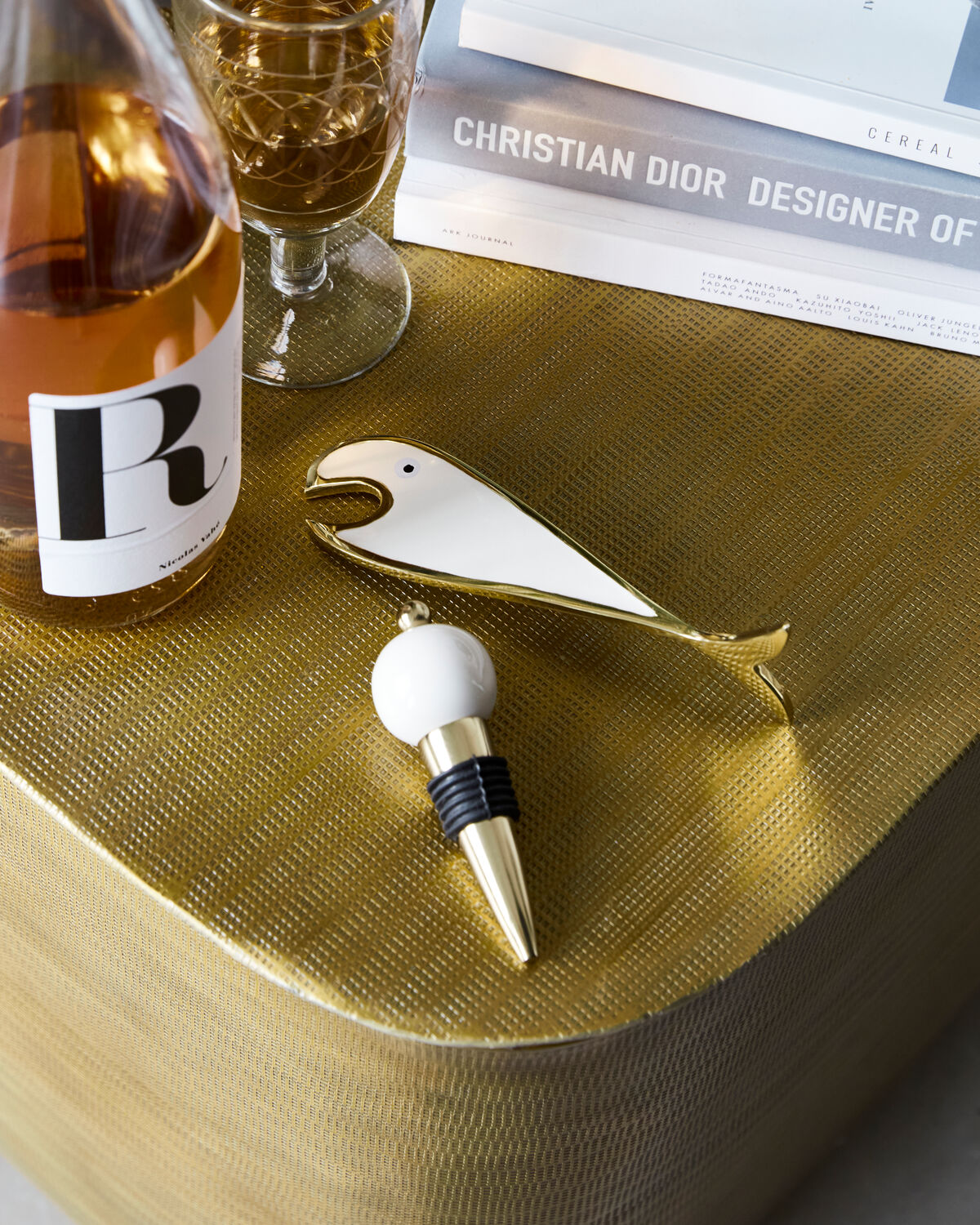House Doctor Open Flaschenöffner & Flaschenverschluss Gold/Sand – Ansicht 2