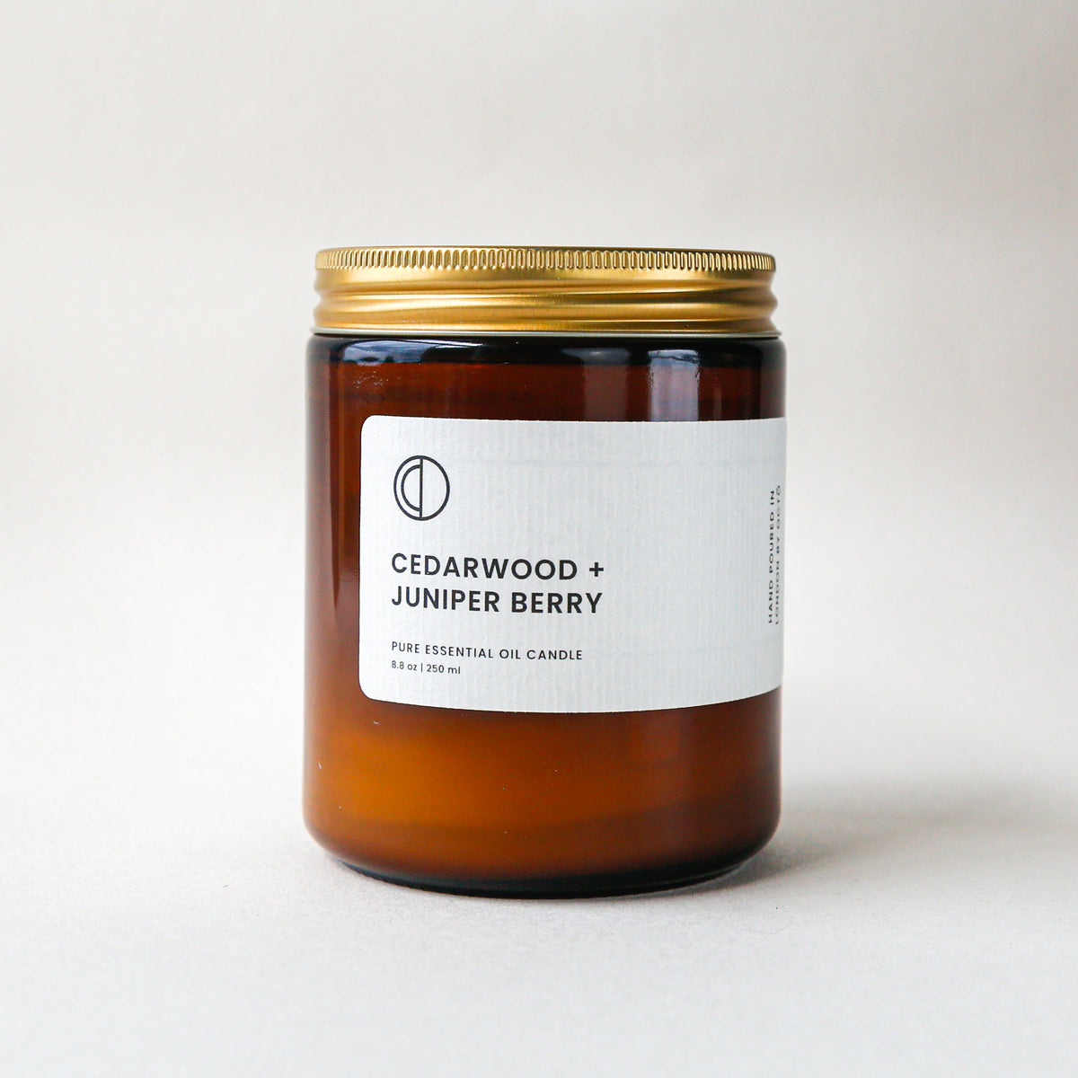 Octo London Cedar + Juniper – Duftkerze im Braunglas