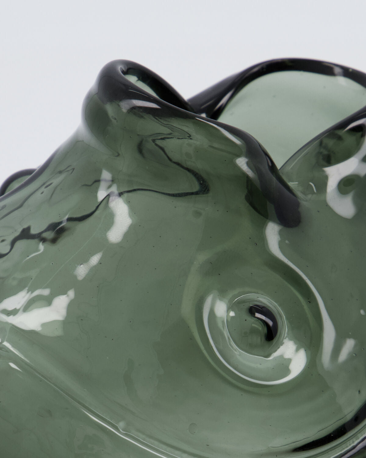 House Doctor Vase Fish – Rauchgrau – L: 15 cm, B: 10.5 cm, H: 17.5 cm