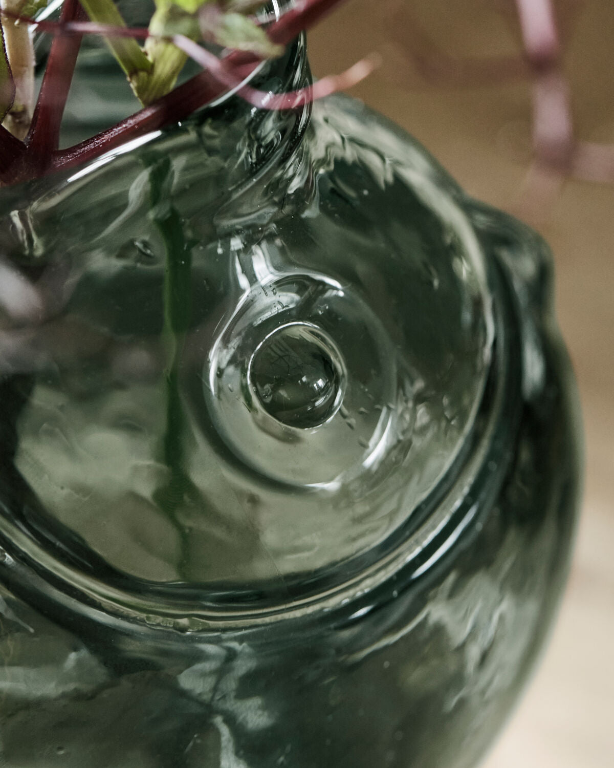 House Doctor Vase Fish – Rauchgrau – L: 15 cm, B: 10.5 cm, H: 17.5 cm