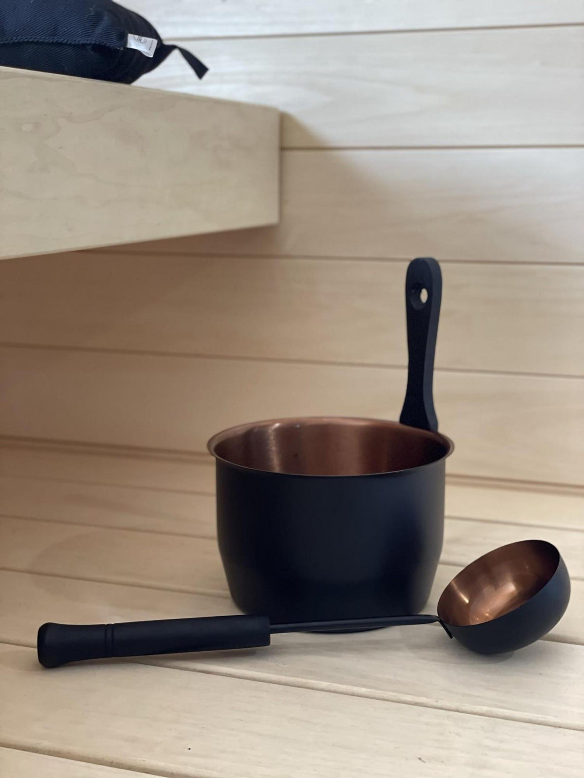 Sauna-Set Edelstahl – Eimer und Kelle in Schwarz-Kupfer – weitere Originalansicht 3