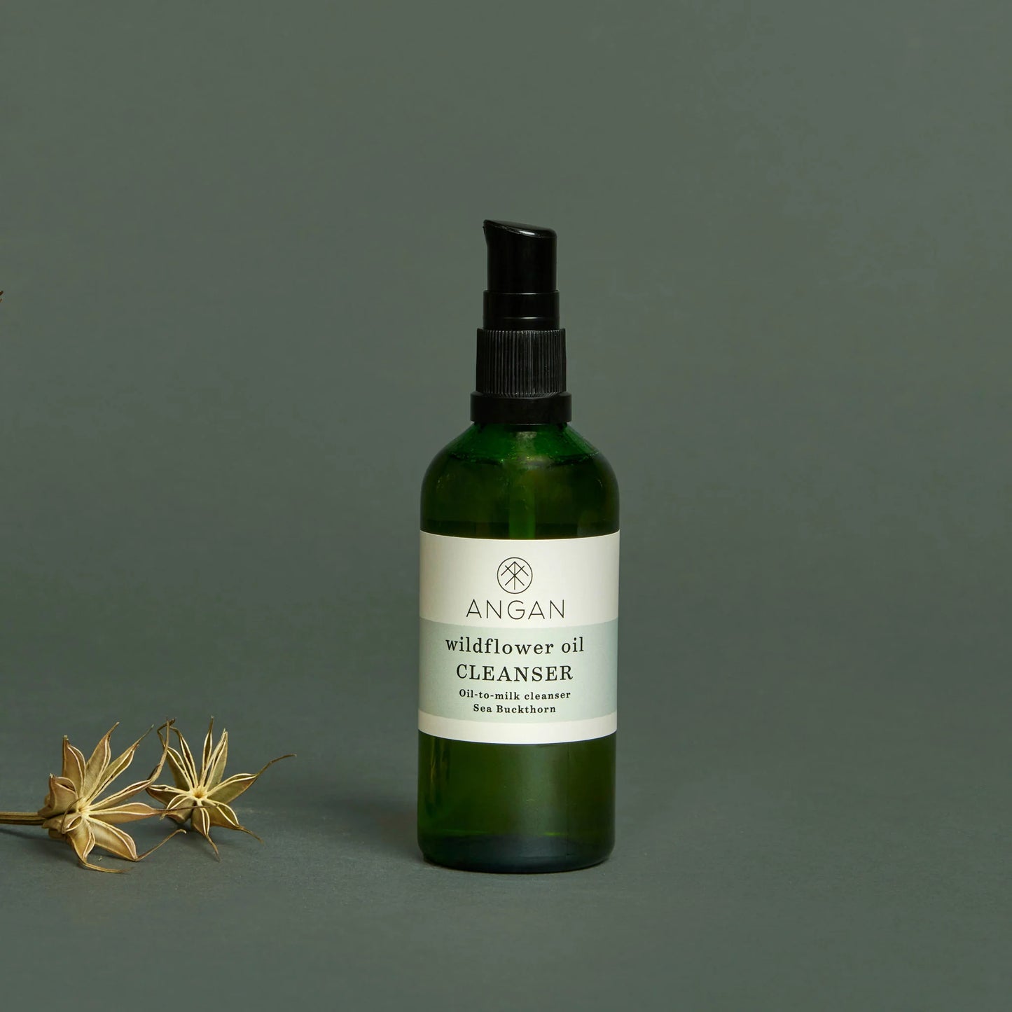 Nettoyant à l’huile de fleurs sauvages