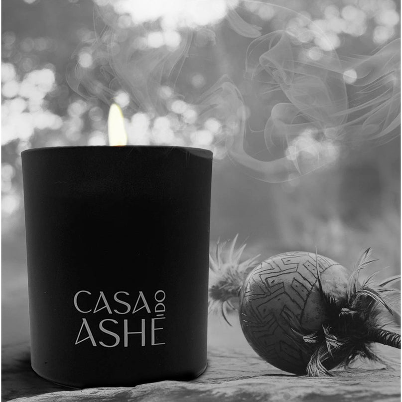 scented candle with Copaíva &amp; rosewood