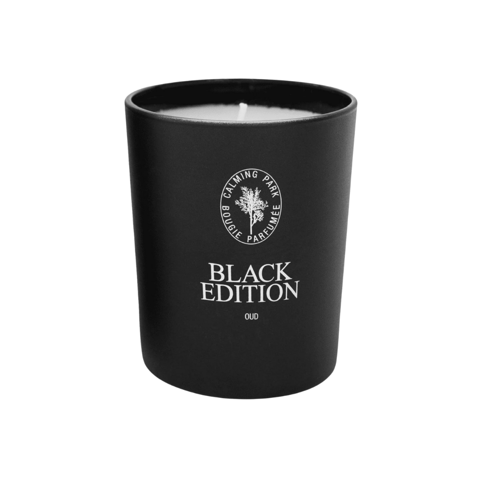 Oud scented candle
