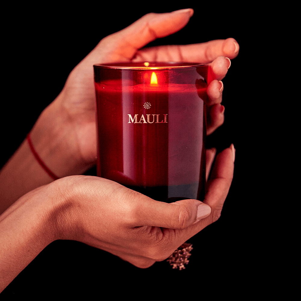 MAULI RITUALS Sundaram & Silence – Duftkerze – Produktansicht 2