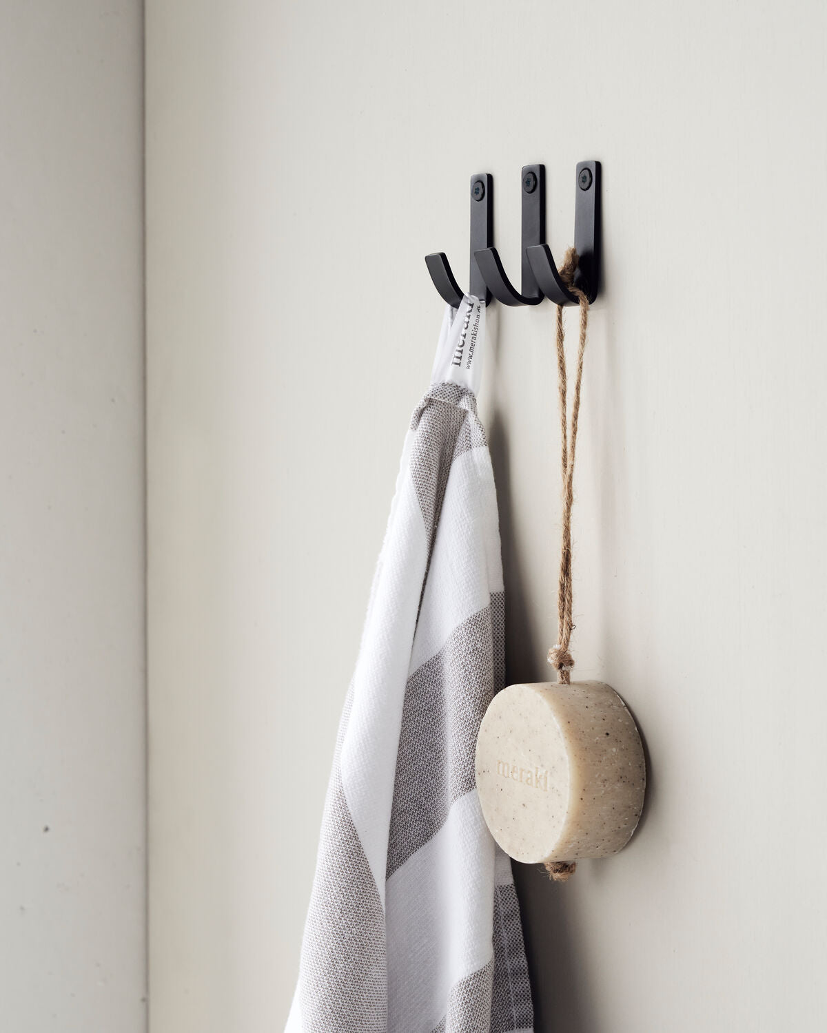 Meraki Thapsus Haken Schwarz 3er-Set – Produktansicht