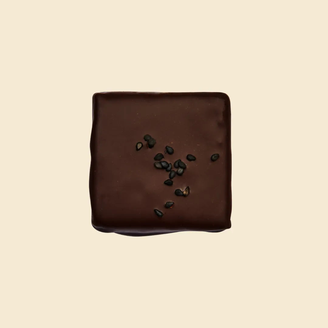 Black Tahini & Chai Schokoladen – 8 Stück